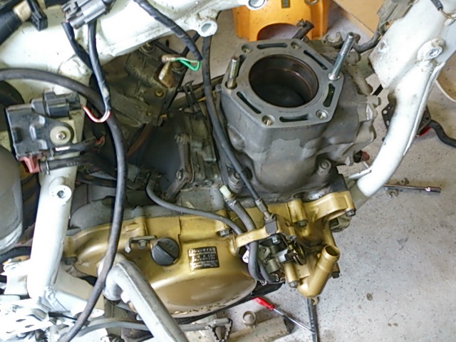 CRM250AR　エンジン